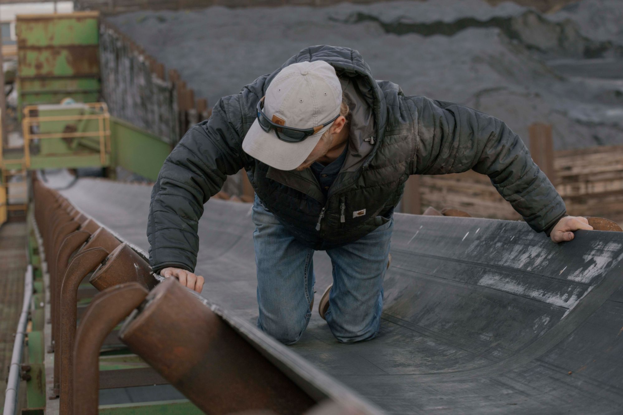 Carhartt Men's Gilliam Rain Defender Insulated Hooded Jacket product image