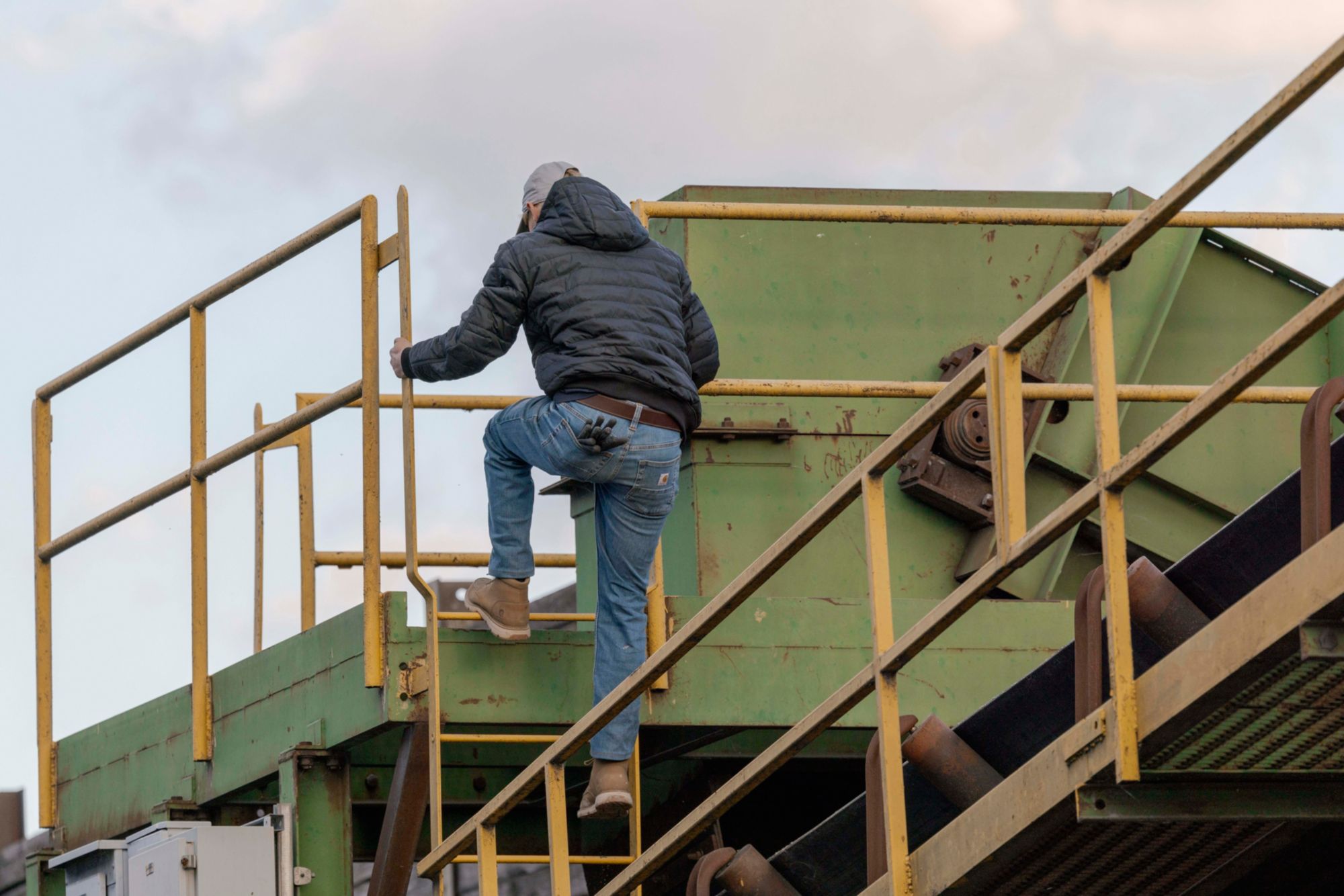 Carhartt Men's Gilliam Rain Defender Insulated Hooded Jacket product image