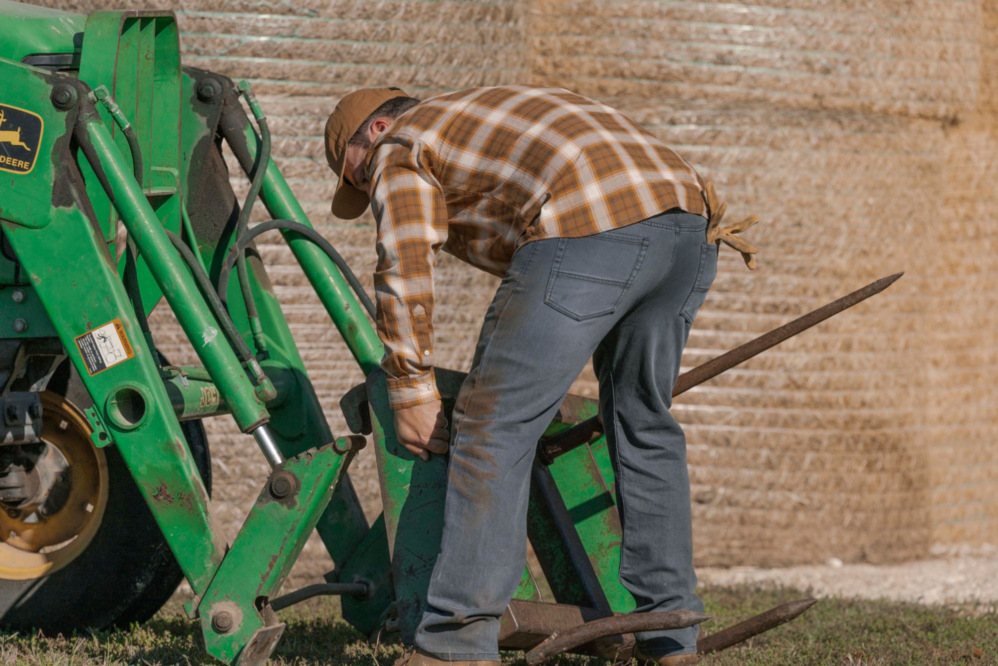 Carhartt Men's Relaxed Straight Rugged Flex Dyed Jean product image