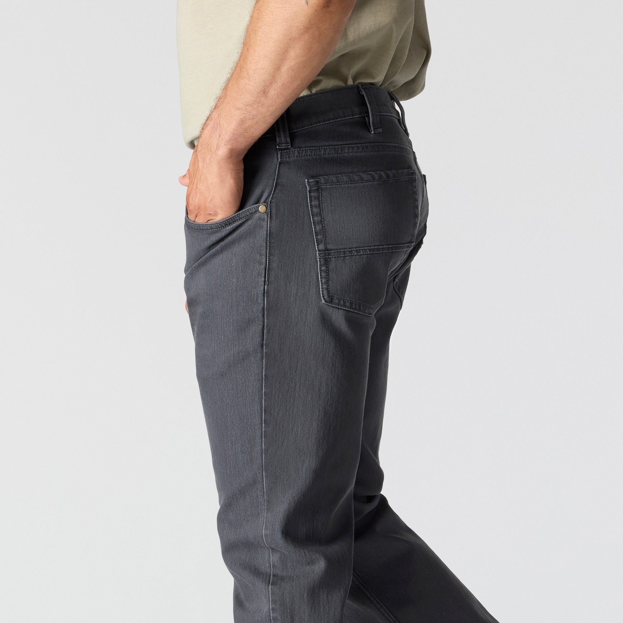 Carhartt Men's Relaxed Straight Rugged Flex Dyed Jean product image