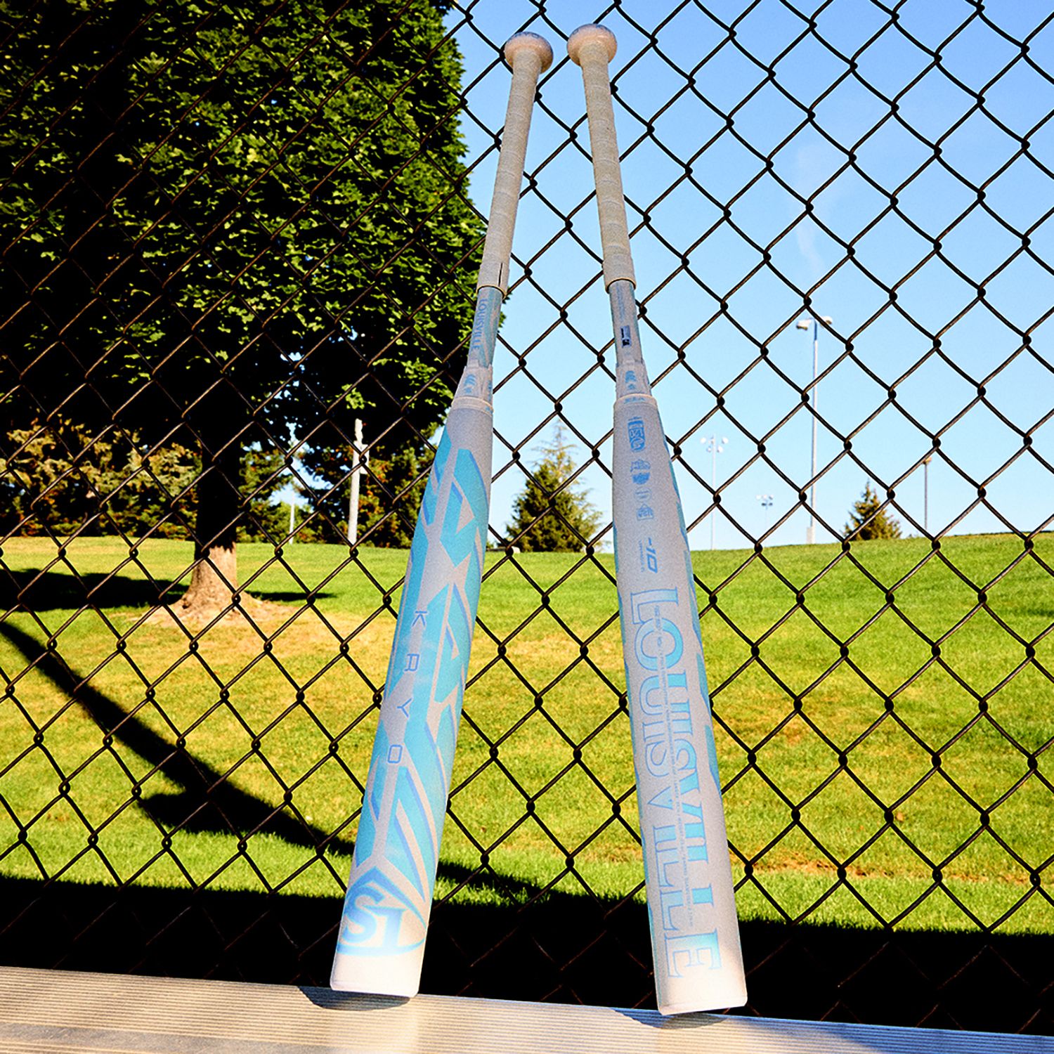 Louisville Slugger Kryo Frost Limited Edition Fastpitch Bat 2025 (-11) product image