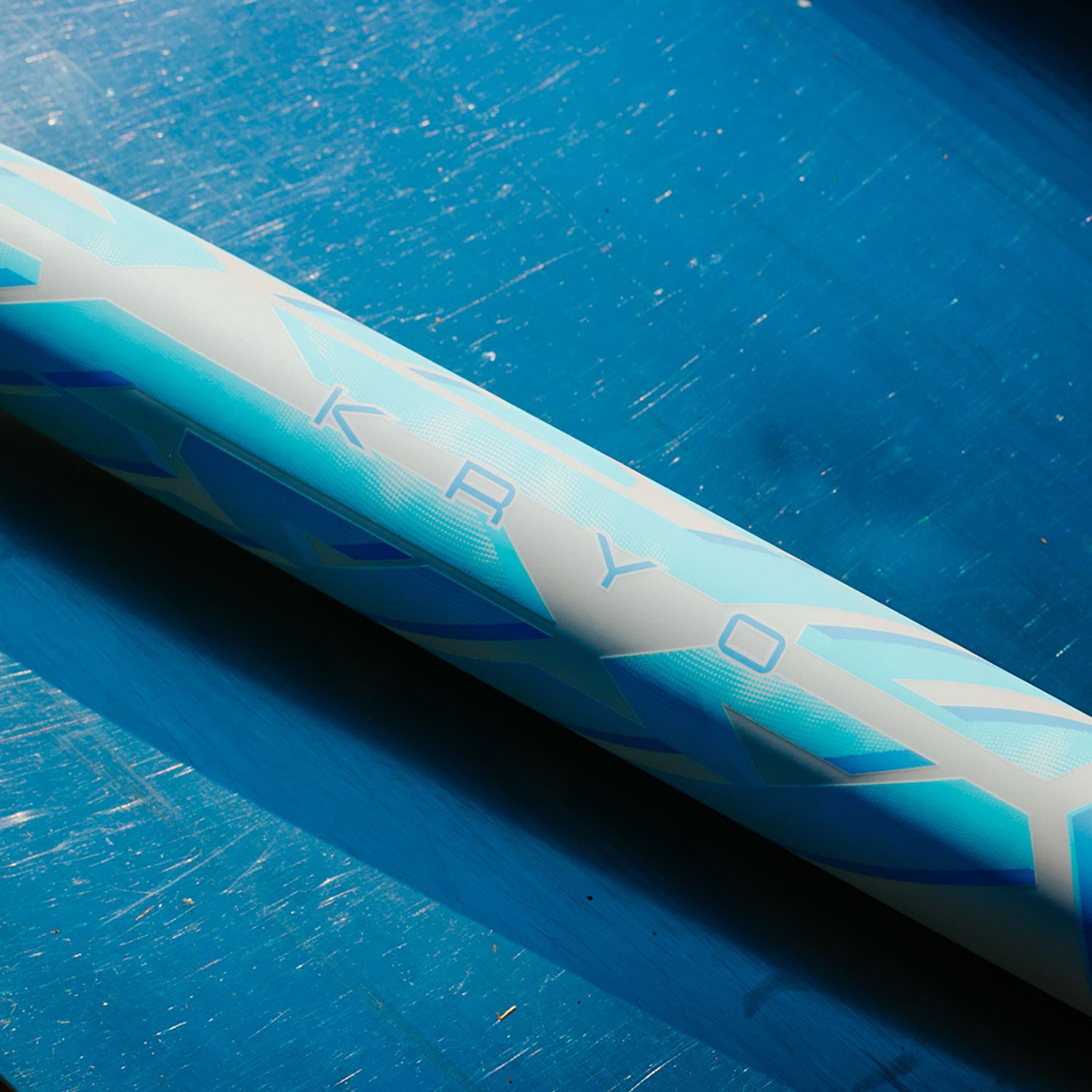 Louisville Slugger Kryo Frost Limited Edition Fastpitch Bat 2025 (-11) product image