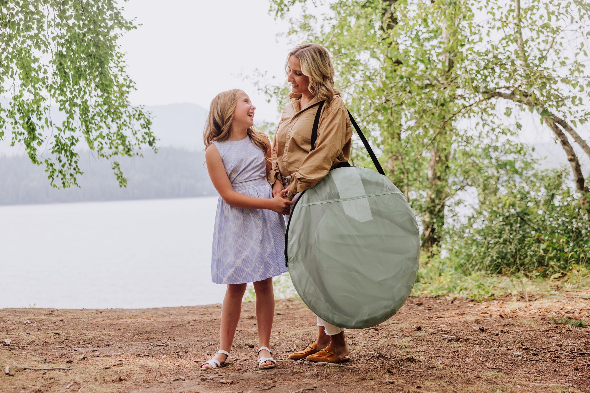 Picnic Time Manta Portable Beach Tent product image