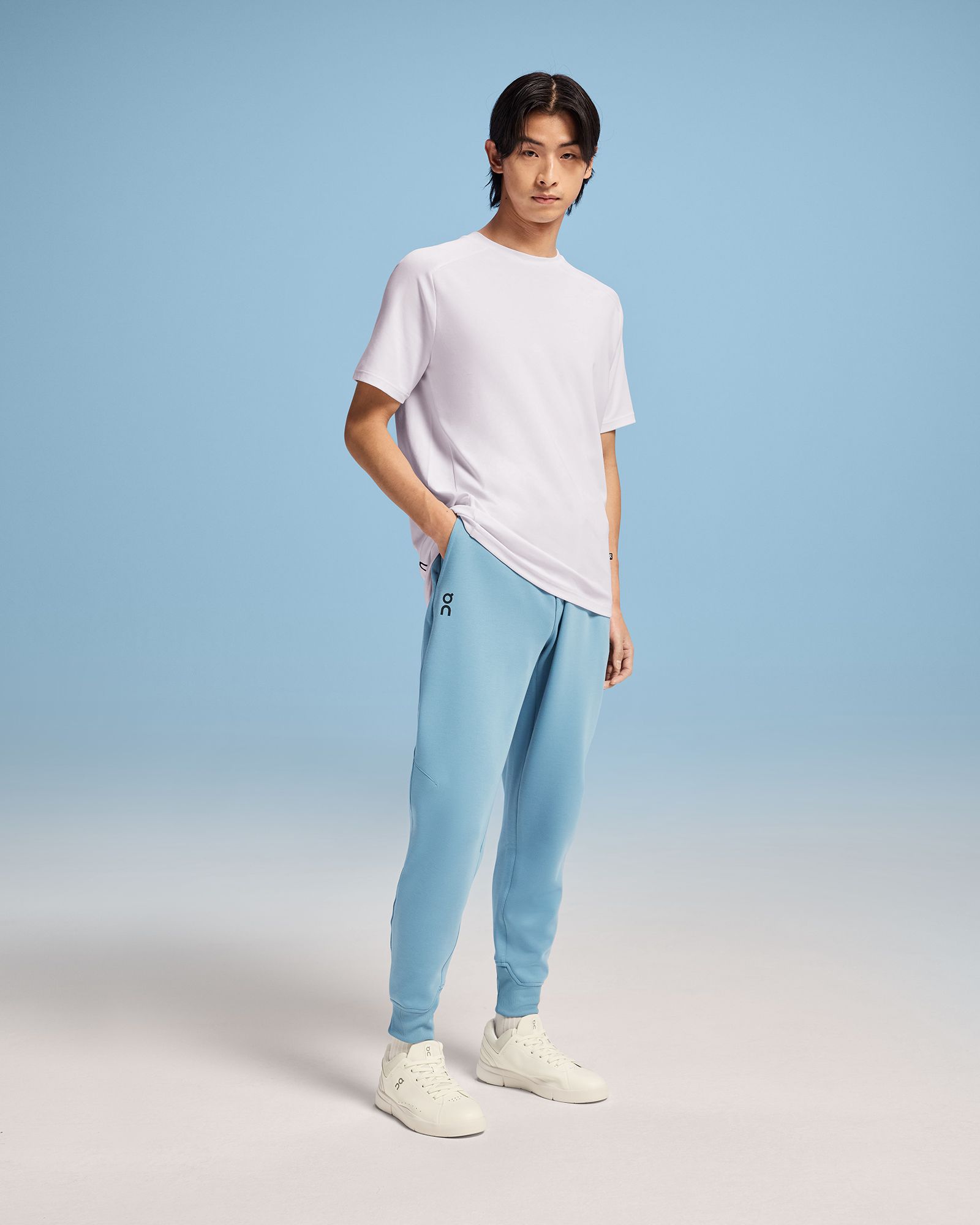 On Men's 24 Sweatpants product image