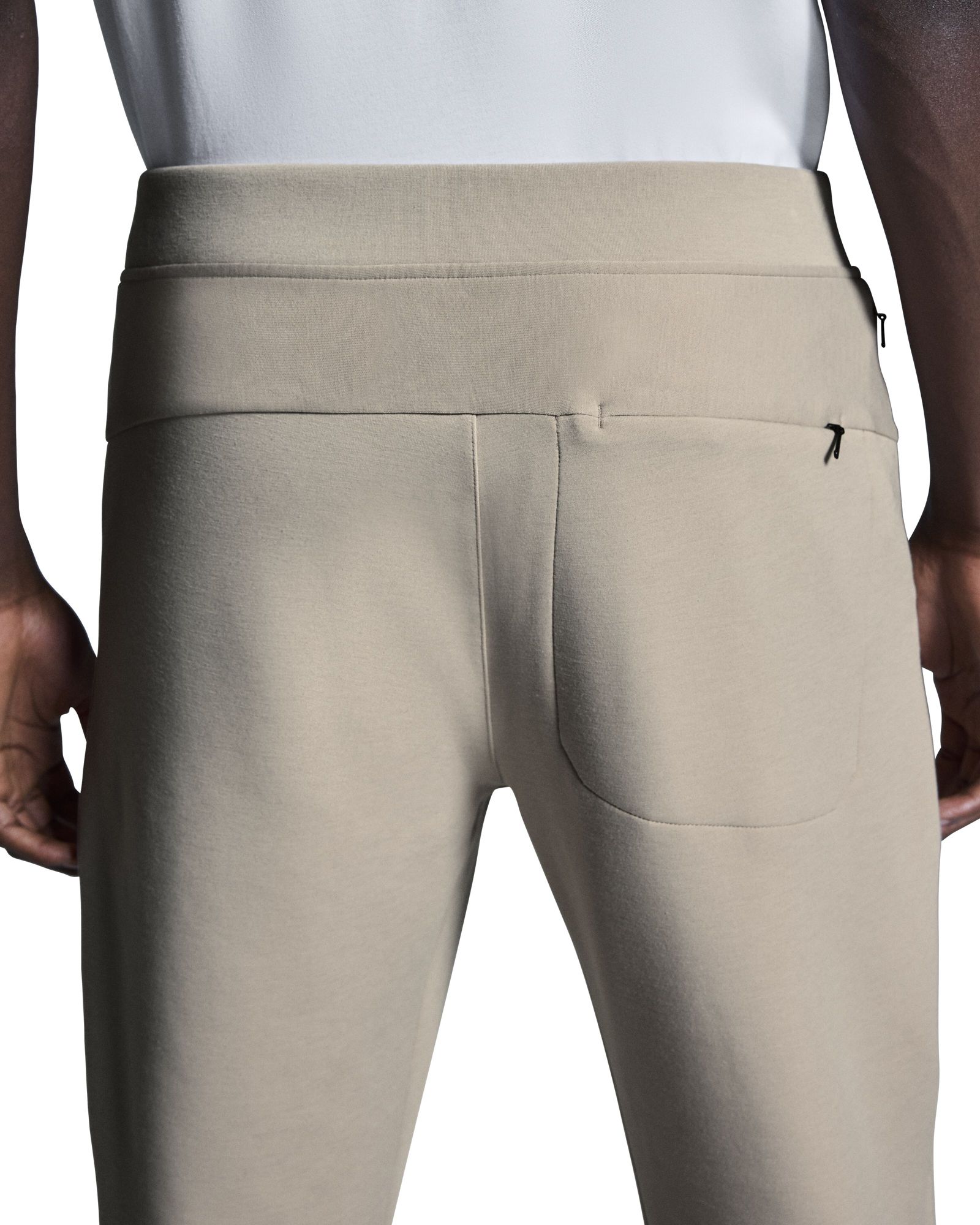 On Men's 24 Sweatpants product image