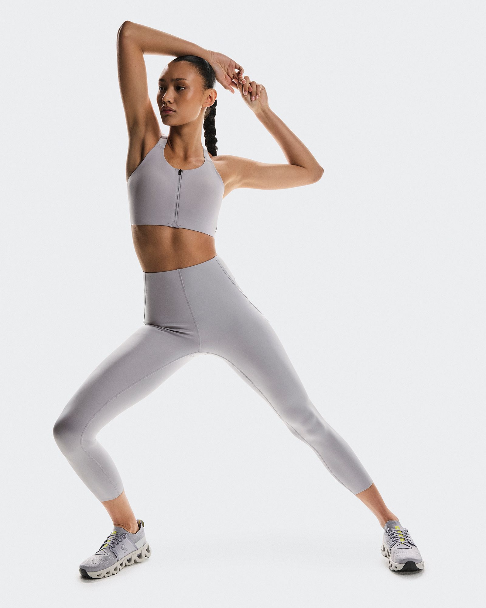 On Women's Train 7/8 Tights product image