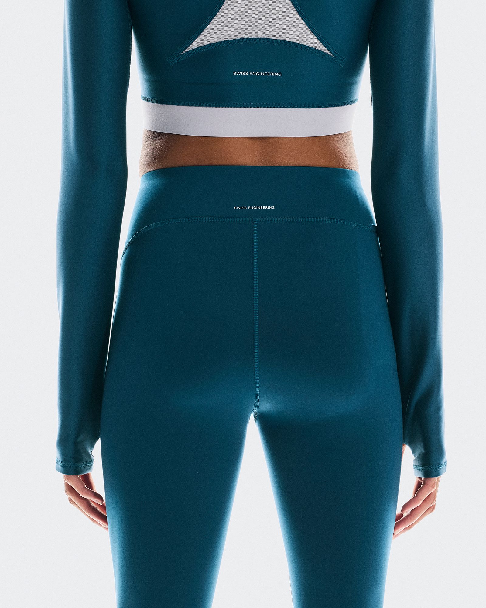 On Women's Train 7/8 Tights product image