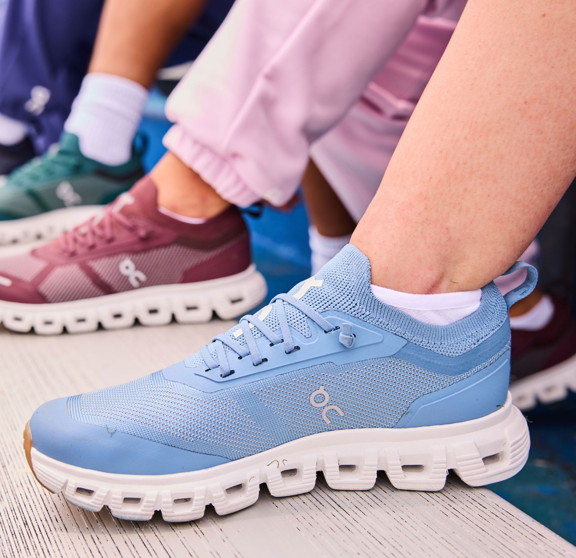 On Women's Cloud 6 Versa Shoes product image