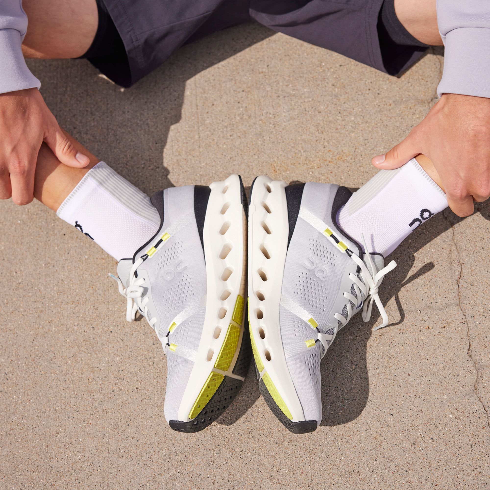 On Adult Performance Run Mid Socks product image