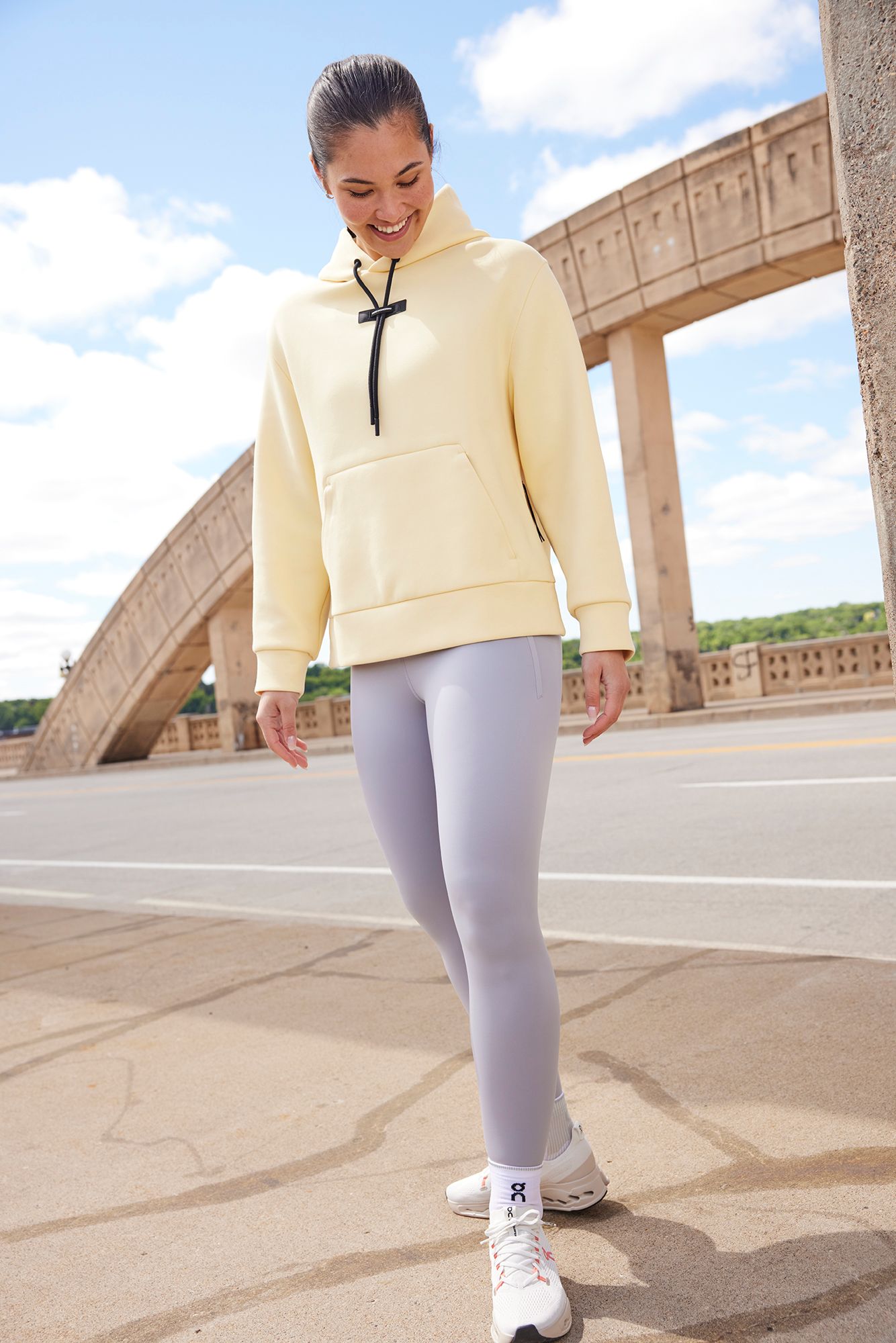 On Women's Train 7/8 Tights product image
