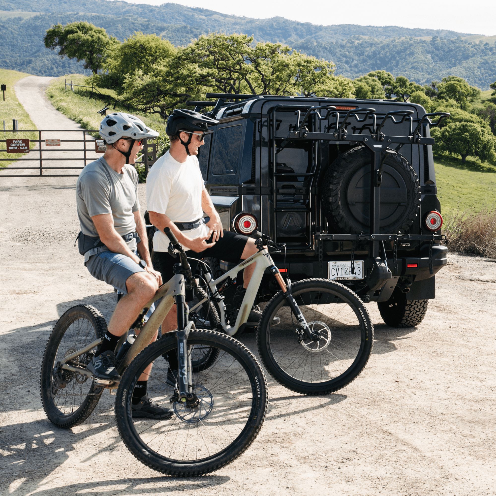 Thule ReVert Vertical 4-Bike Rack product image
