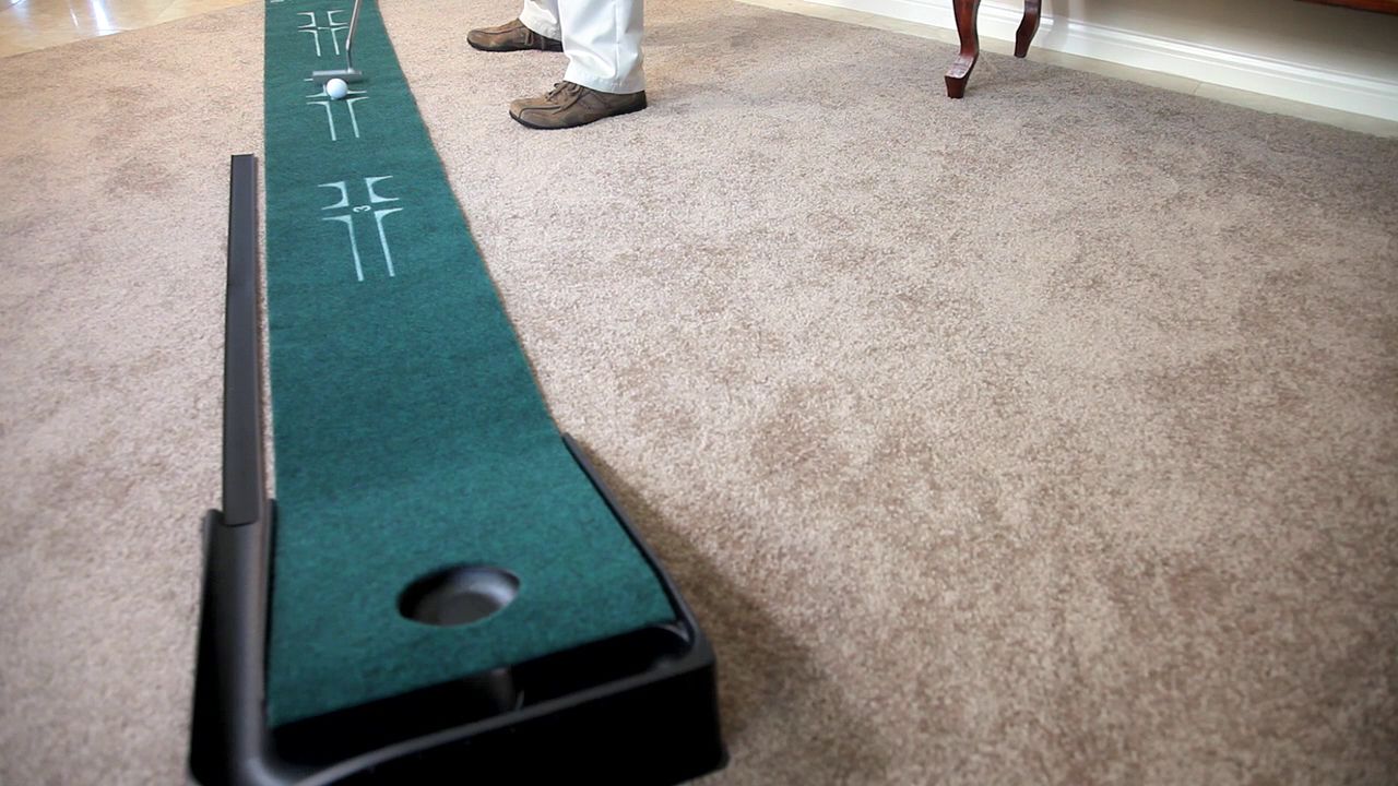 SKLZ Accelerator Pro Golf Putting Mat product