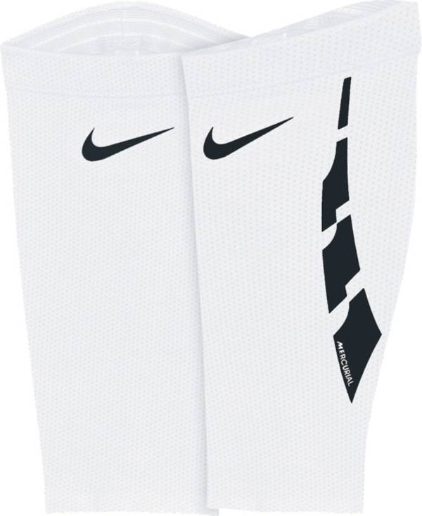 Onbevreesd Ook Kan worden berekend Nike Guard Lock Soccer Shin Guard Sleeves | Dick's Sporting Goods