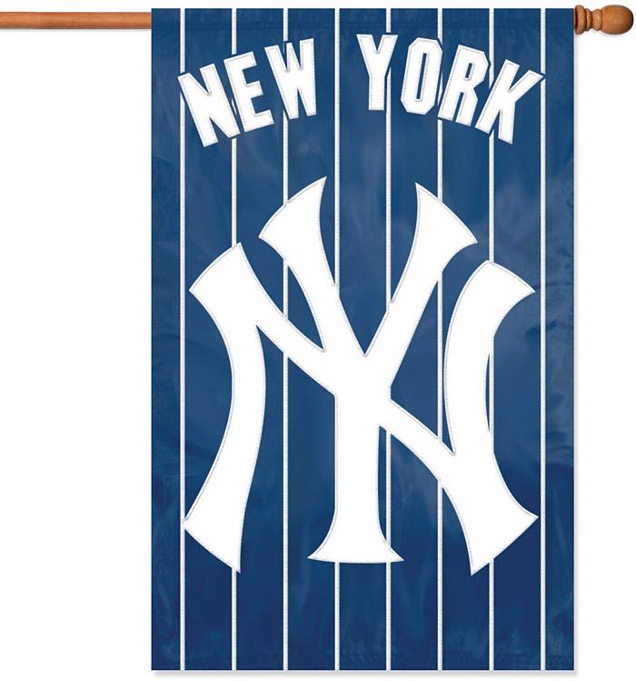 FANMATS New York Yankees MLB Golf Hitting Mat Golf Tees in the Golf Gear &  Accessories department at