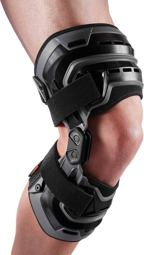 Dicks sporting goods store knee brace