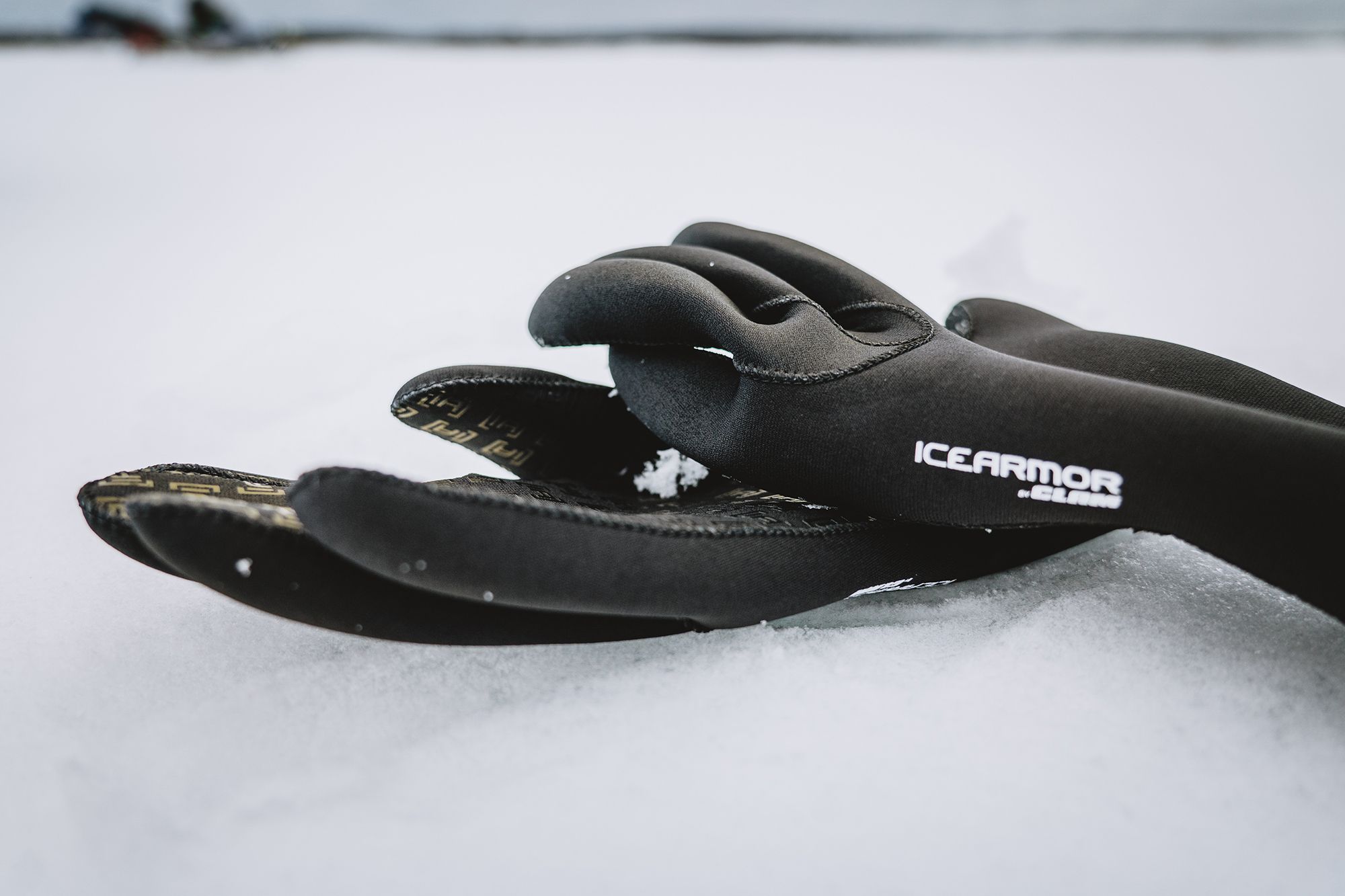 Clam Outdoors Neoprene Grip Glove product image