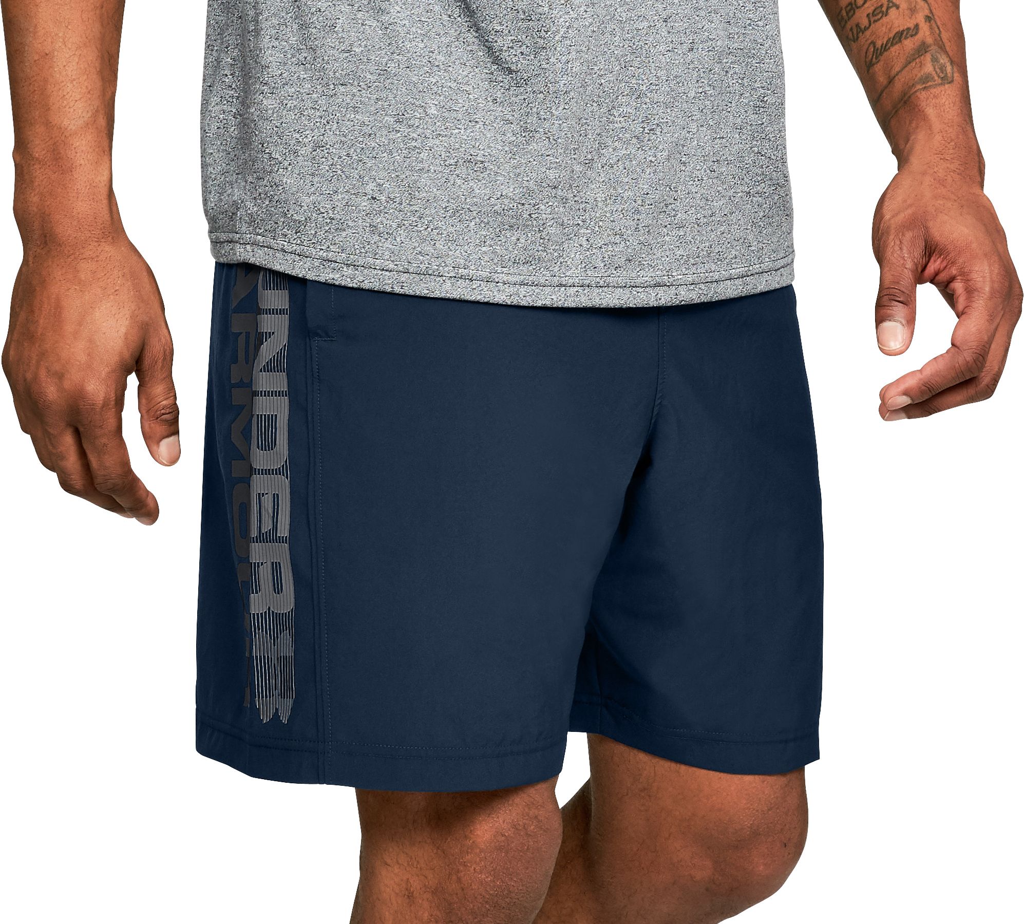 ua woven graphic short