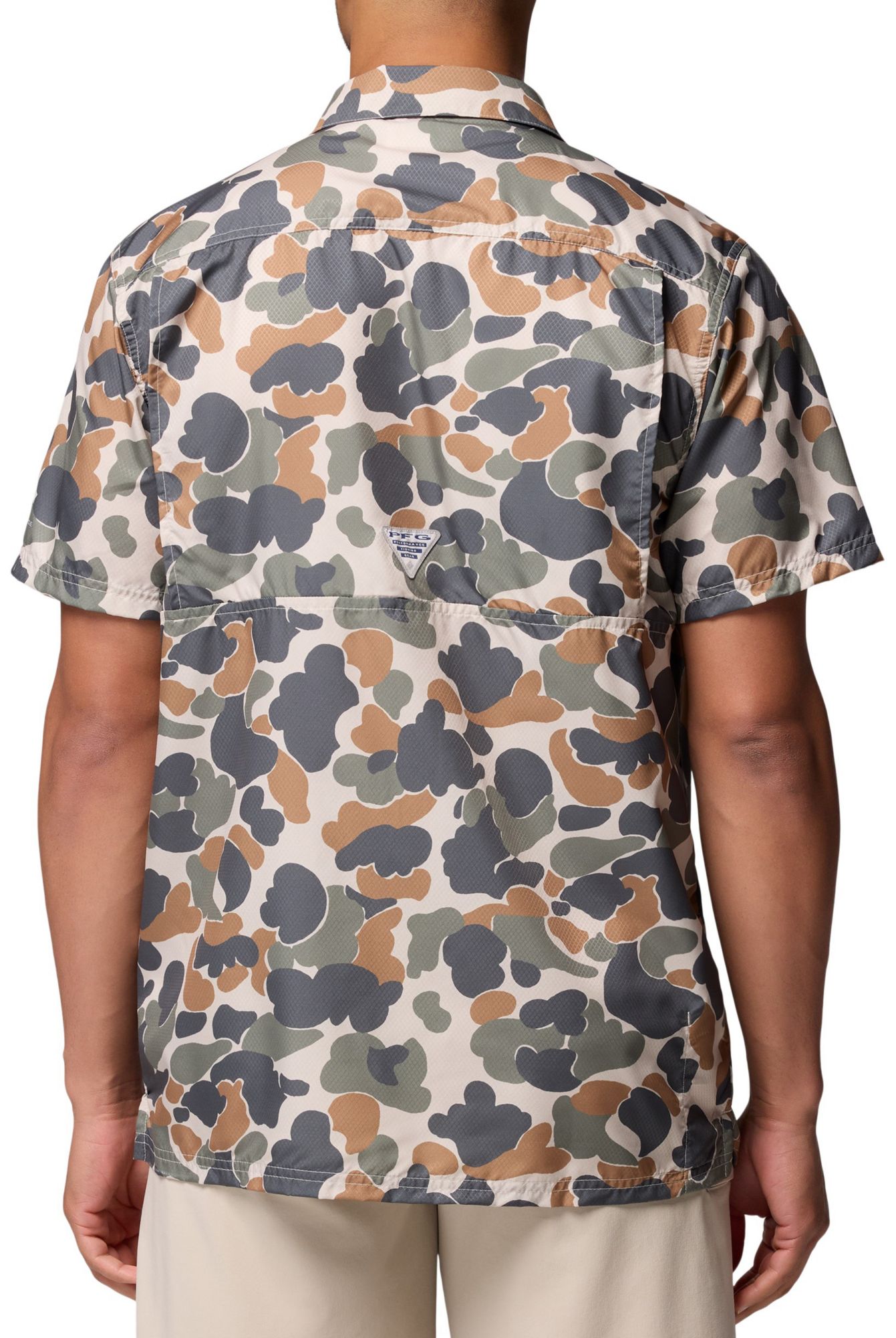 Columbia Men's Tennessee Volunteers Camo Super Slack Tide Button Down Shirt product image