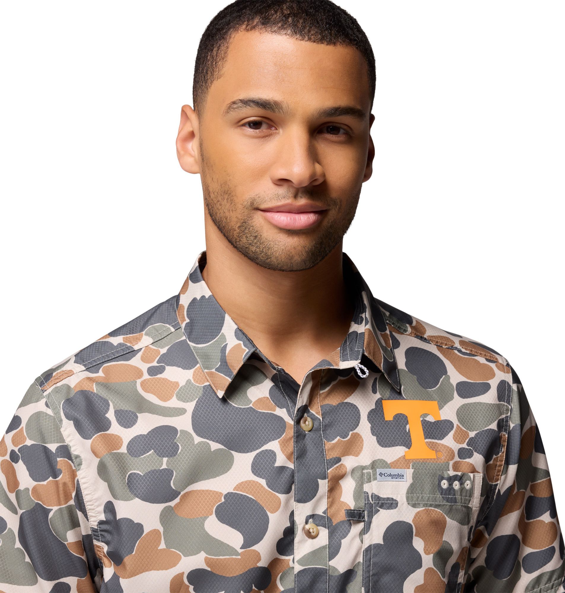 Columbia Men's Tennessee Volunteers Camo Super Slack Tide Button Down Shirt product image