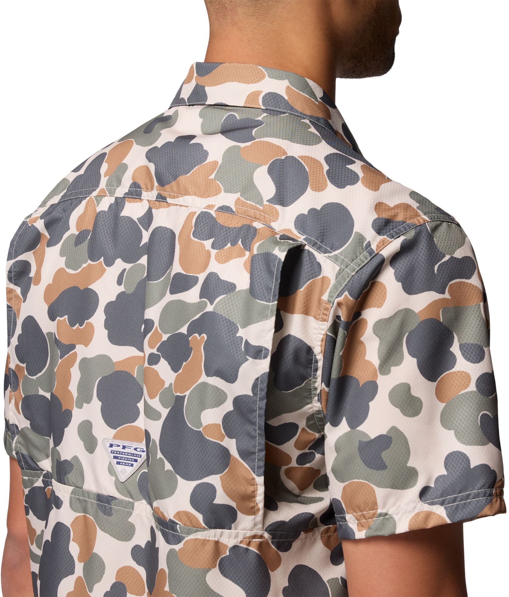 Columbia Men's Tennessee Volunteers Camo Super Slack Tide Button Down Shirt product image