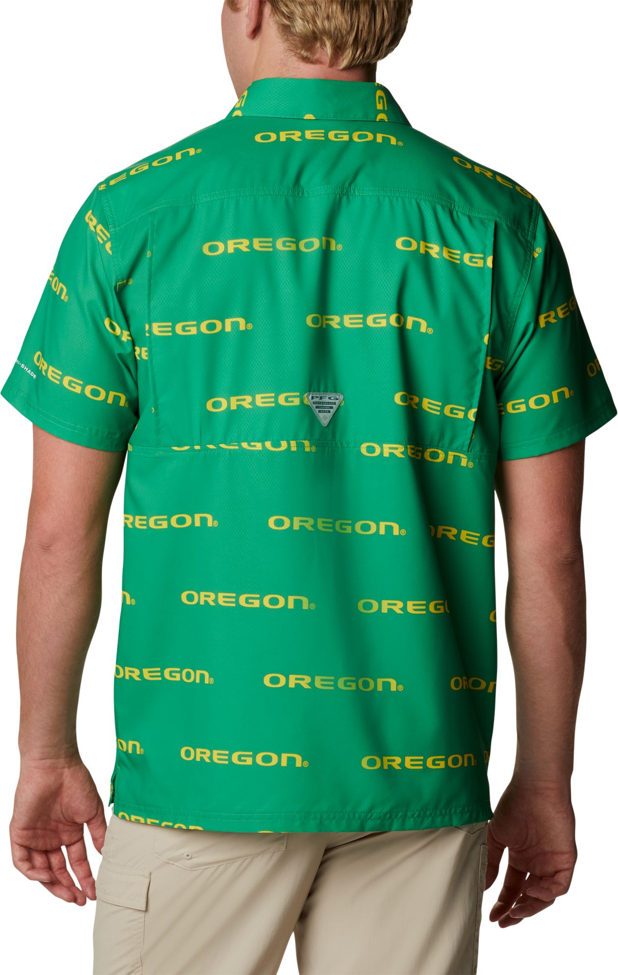 Dick's Sporting Goods Columbia Men's Oregon Ducks Green Super Slack Tide  Button Down Shirt