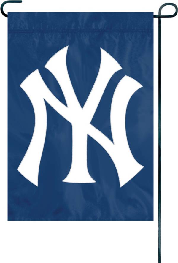 Party Animal New York Yankees Premium Garden Flag | Dick's Sporting Goods