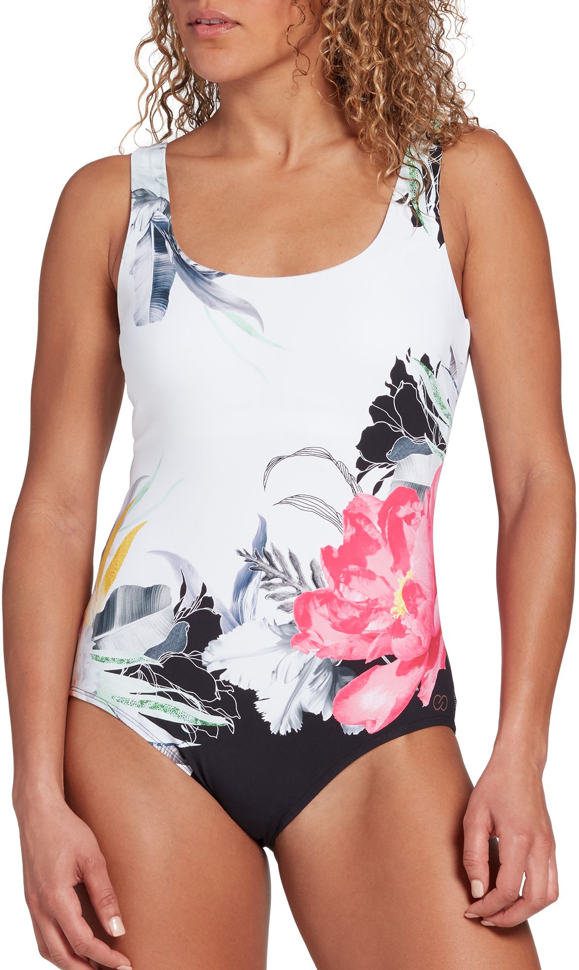 carrie underwood one piece bathing suit