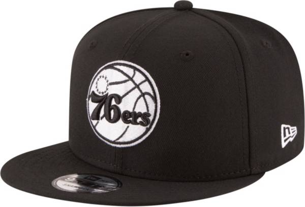 New Era 9Fifty Snapback Philadelphia 76ers – Noir/Blanc Logo – Édition Limitée