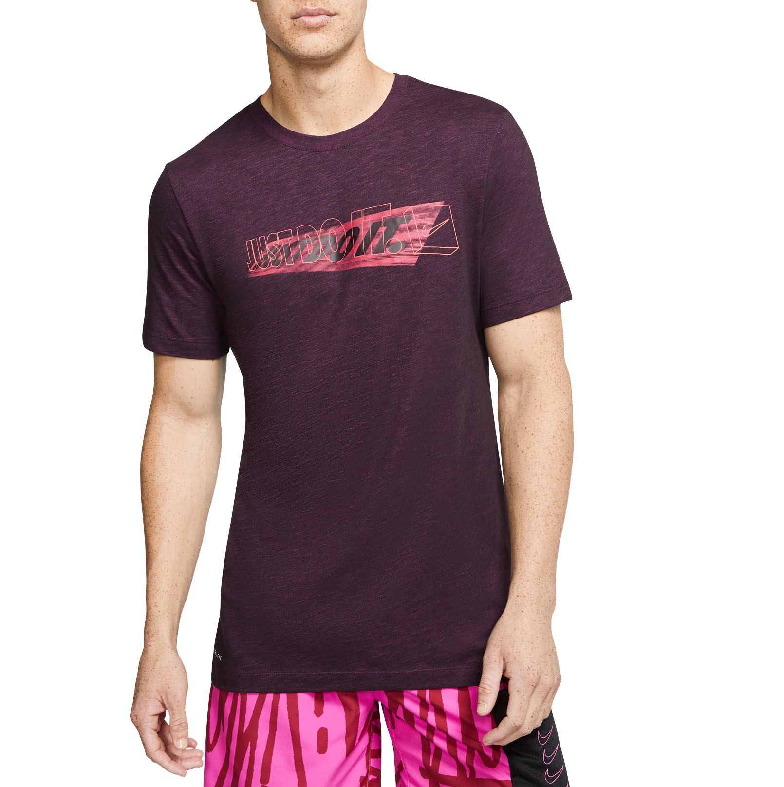 mens burgundy nike t shirt