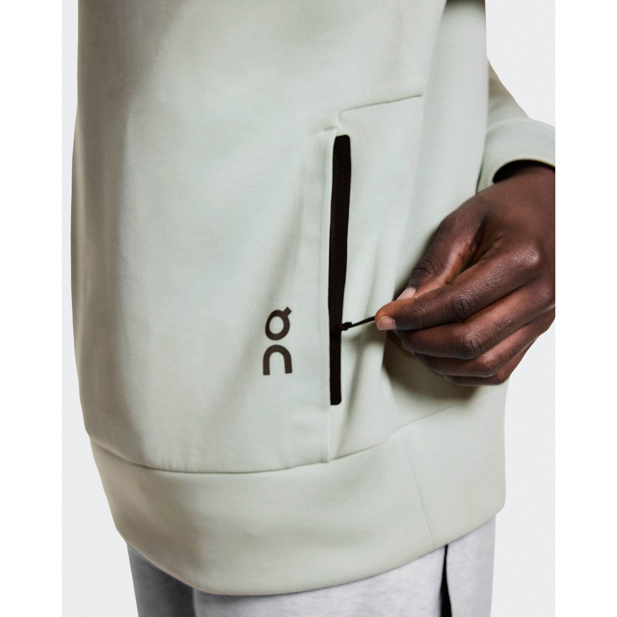 On Men's Focus Tech Tennis Crewneck product image