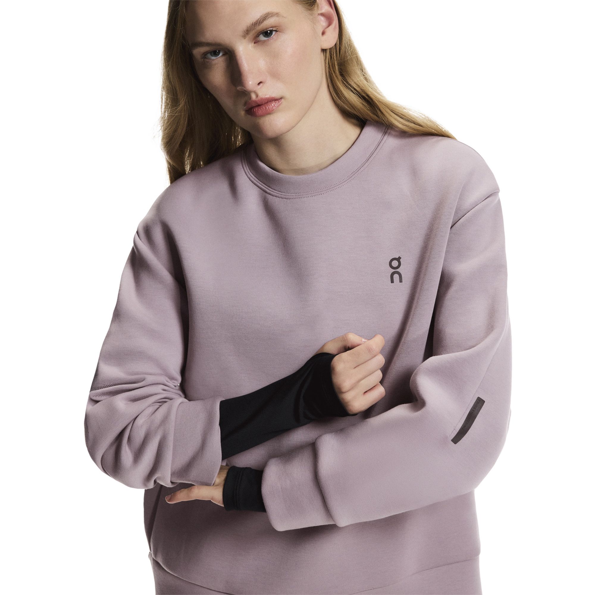 On Women's Focus Tech Tennis Crewneck product image