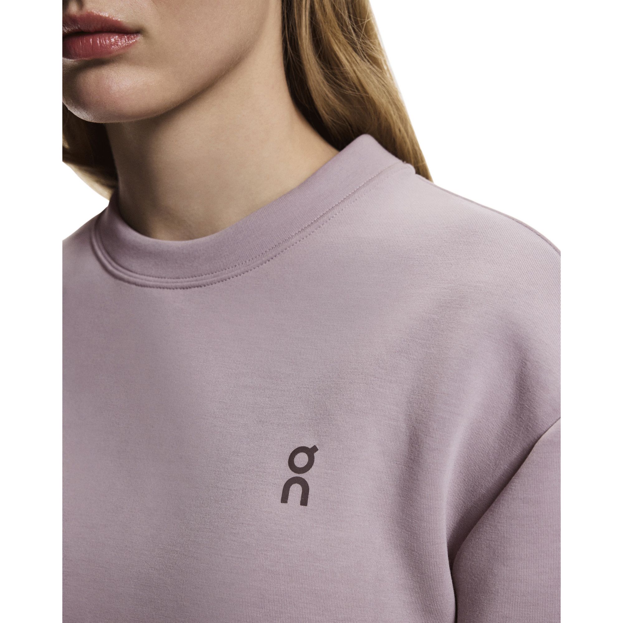 On Women's Focus Tech Tennis Crewneck product image