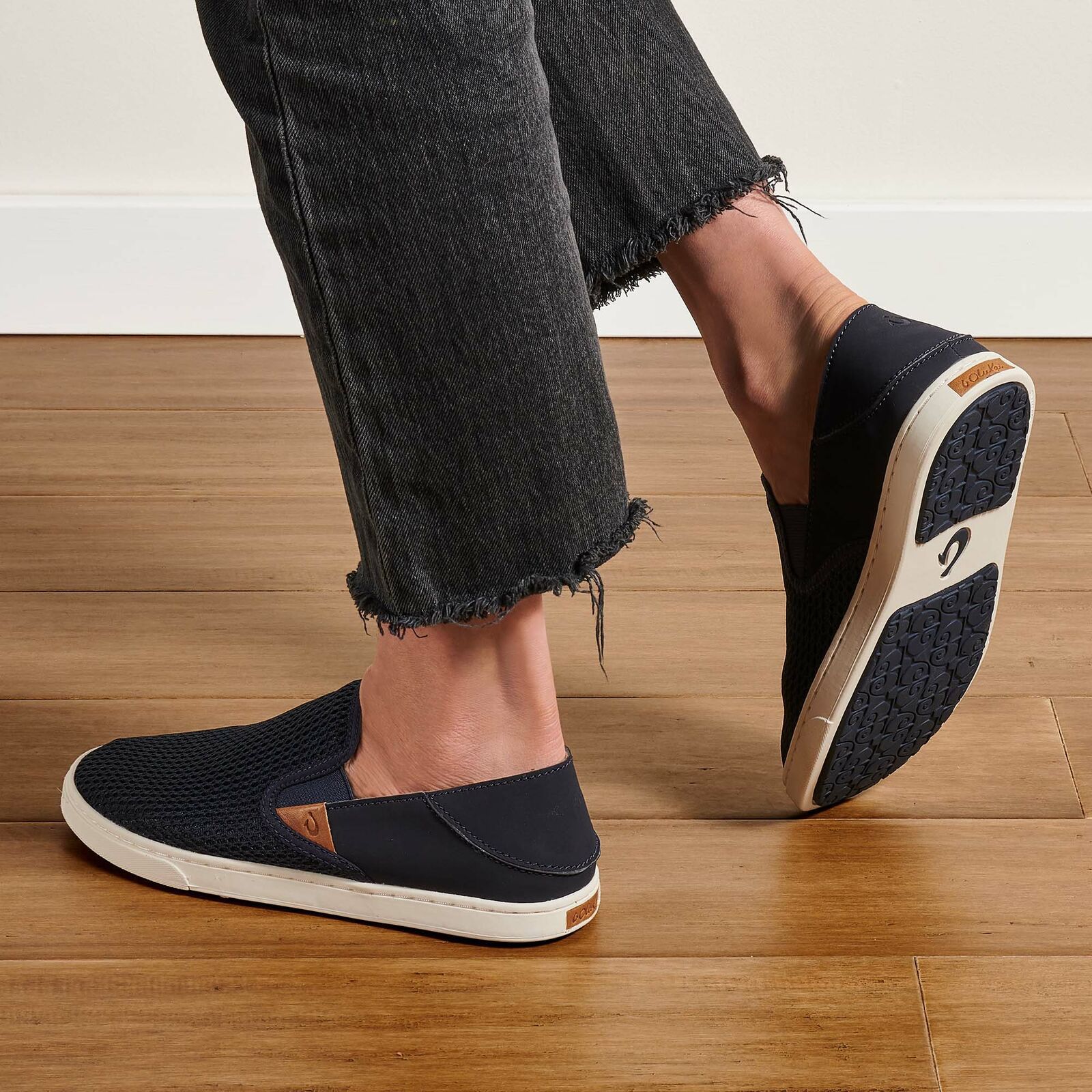 OluKai Women's Pehuea Casual Shoes product image