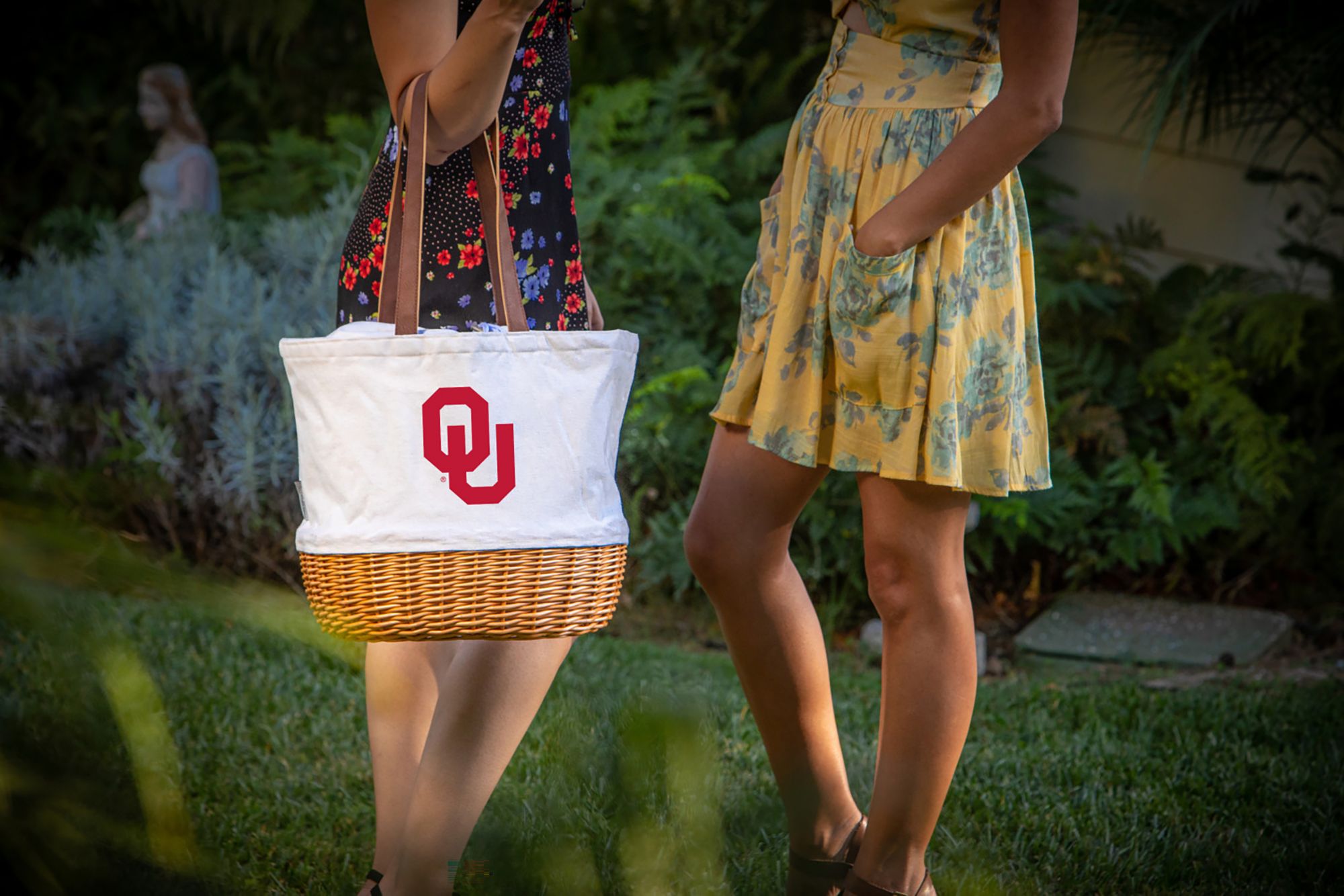 Picnic Time Oklahoma Sooners Canvas and Willow Basket Bag product image