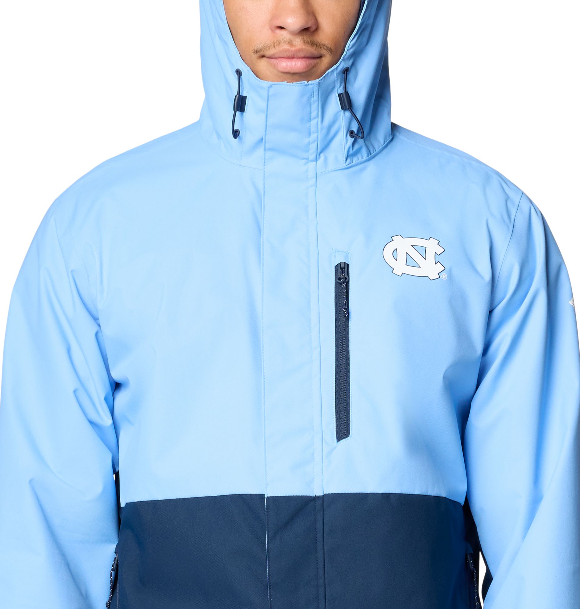 Columbia Men's North Carolina Tar Heels Light Blue/Navy Color Block Field Bound Jacket product image