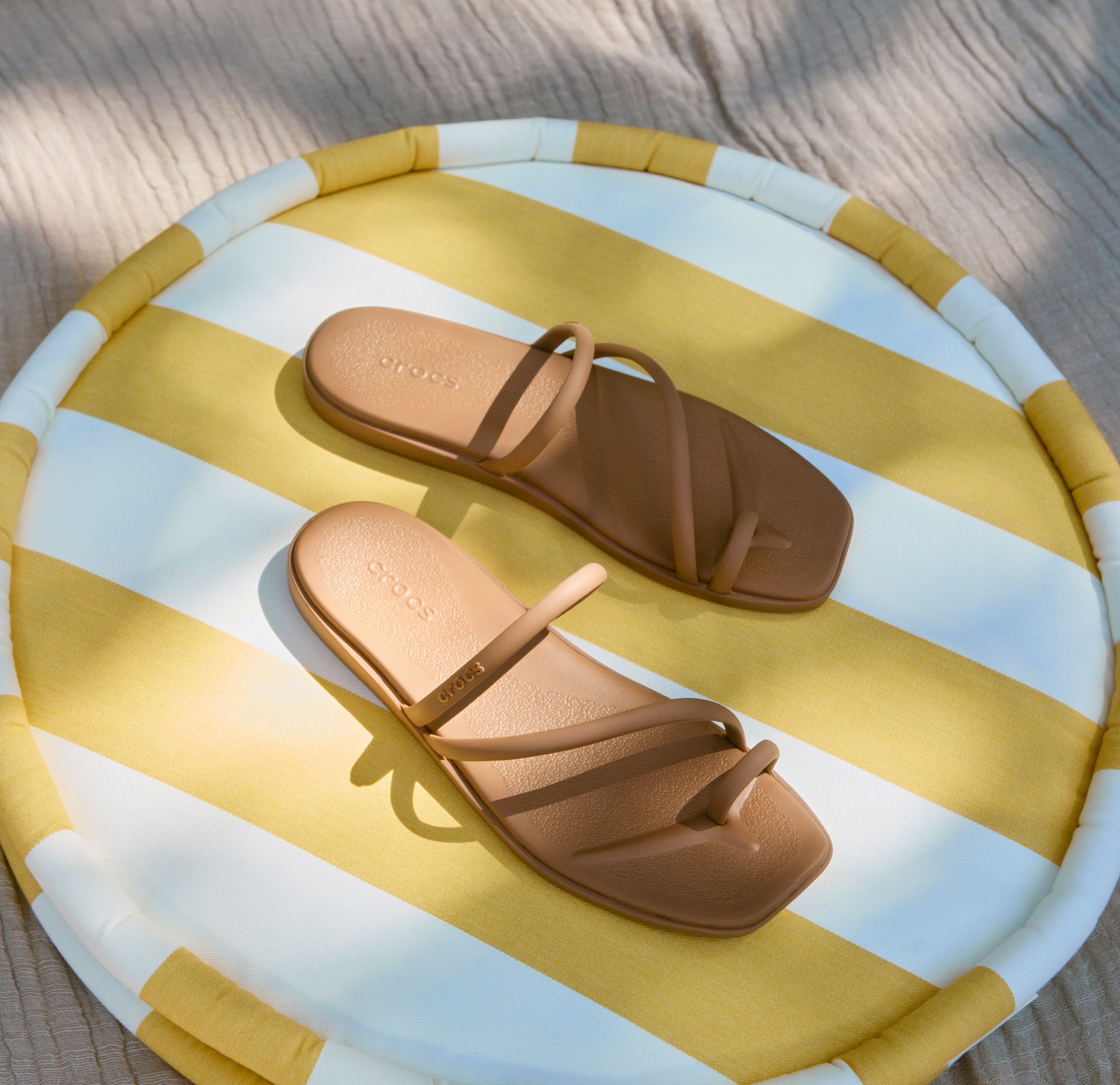 Crocs Women's Miami Top Loop Sandals product image