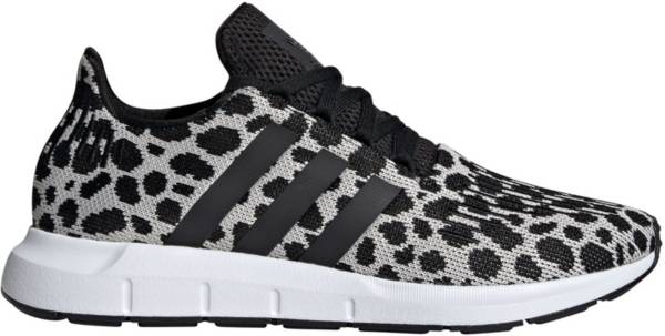 Adidas swift run hot sale black and white