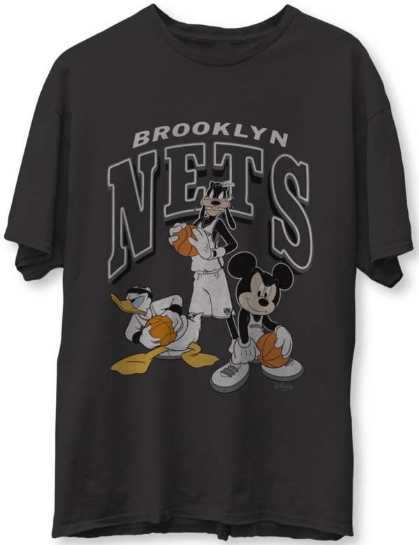 Junk Food Men's Brooklyn Nets Disney Vintage Mickey Squad Black T-Shirt