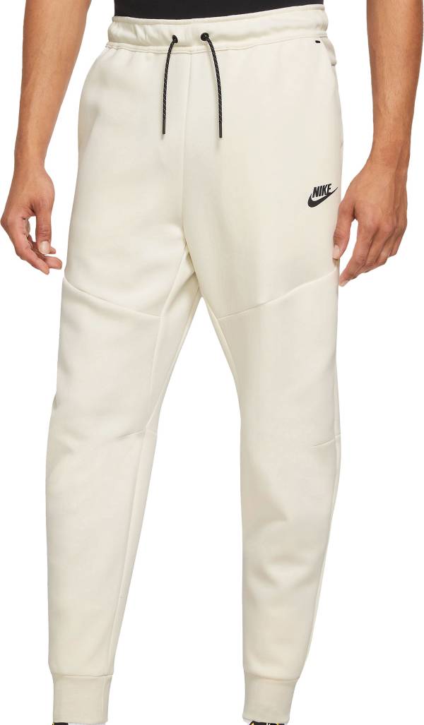 Nike sportswear hotsell tech joggers