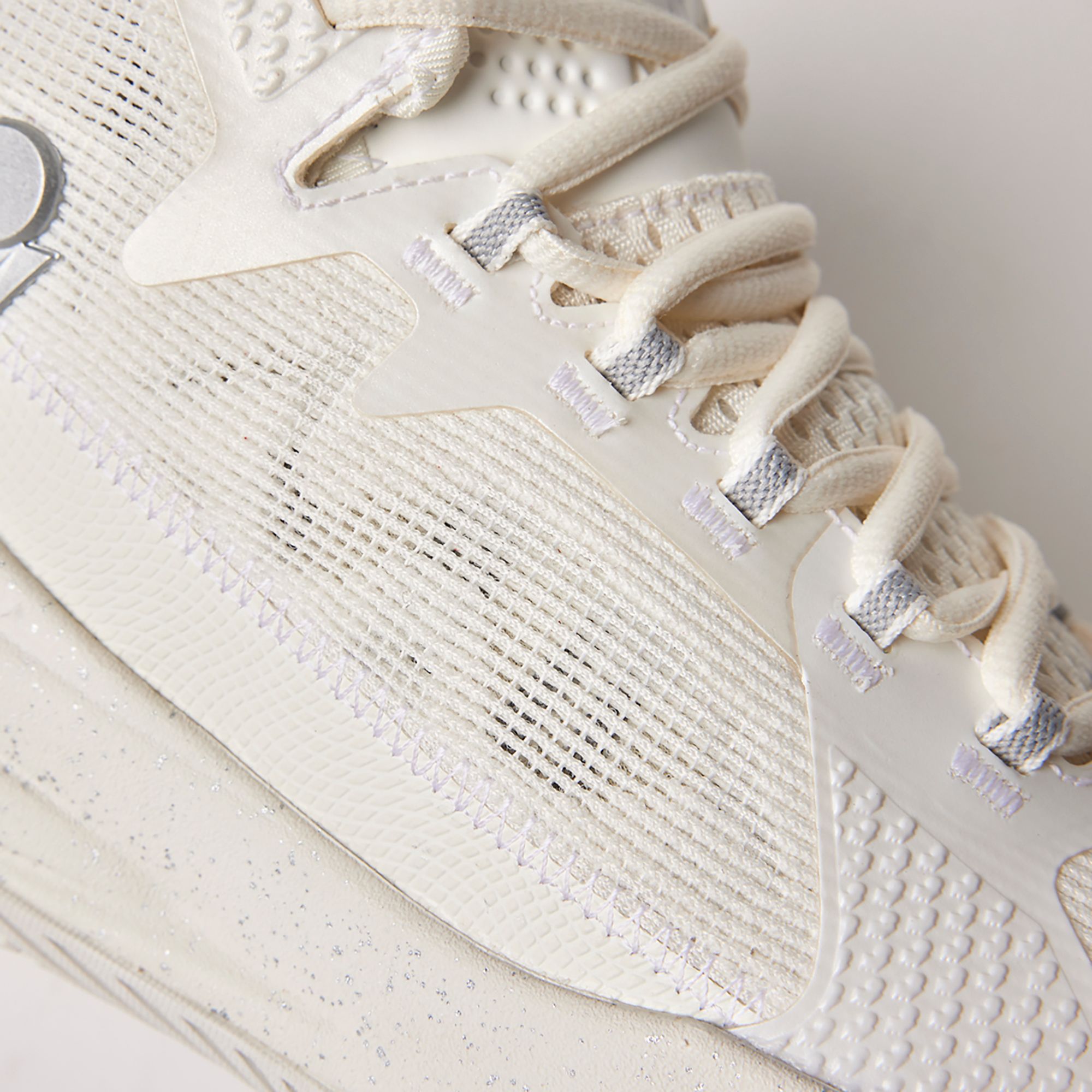 Moolah Women's Neovolt Pro v3 Basketball Shoes product image