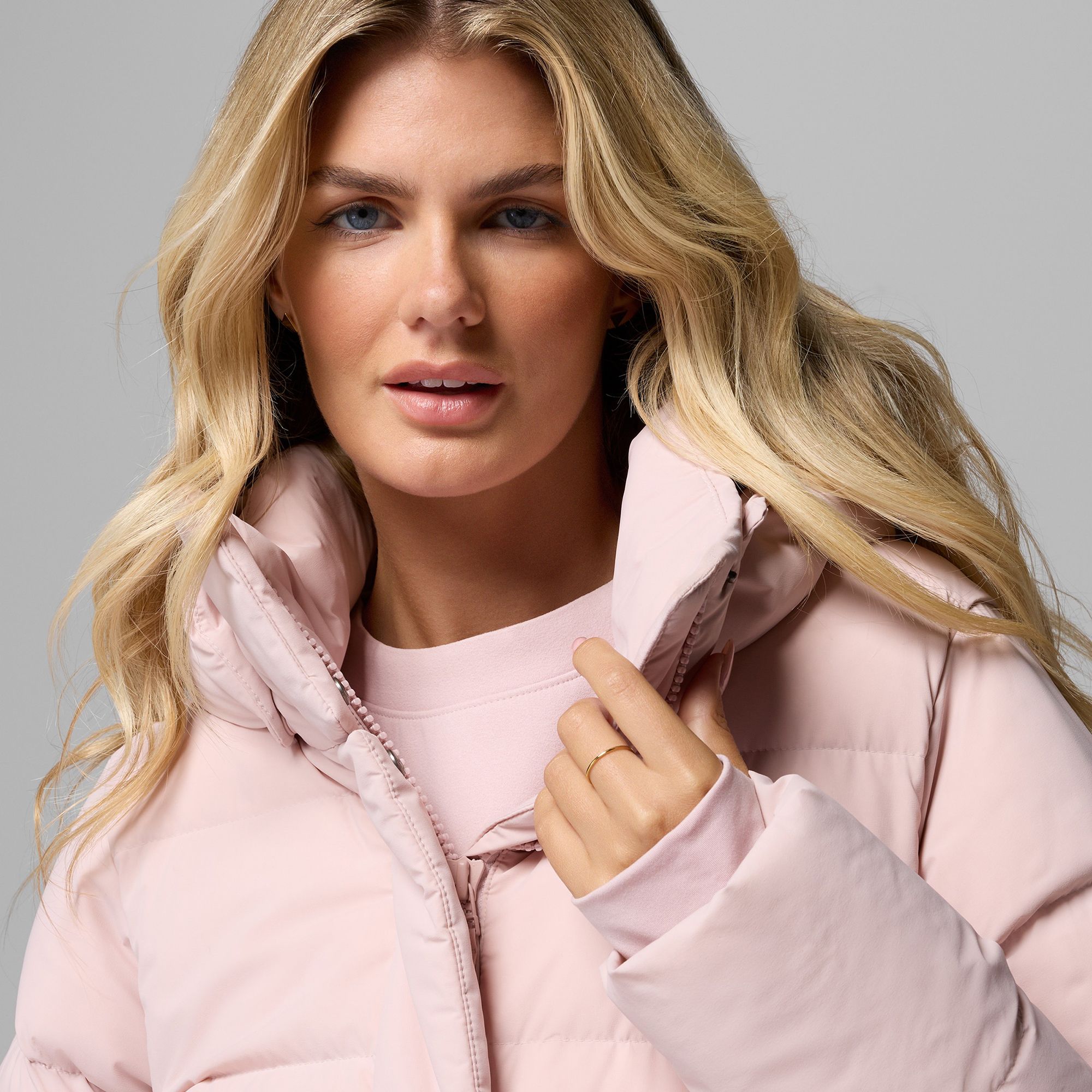 Columbia Women's Amaze Puff Mid Hooded Jacket product image