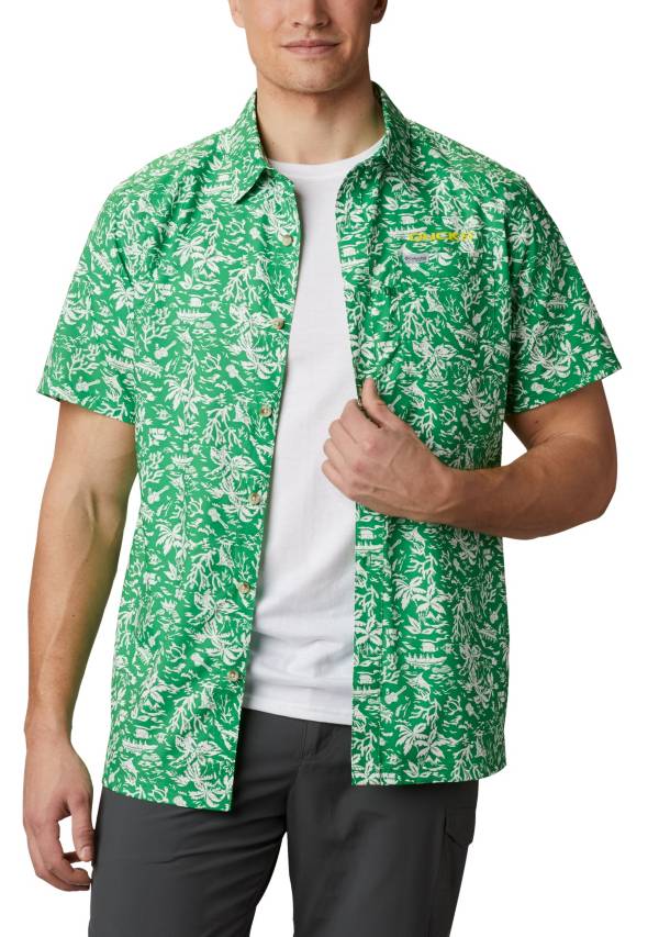 Columbia Men's Oregon Ducks Green Slack Tide Button-Down Shirt