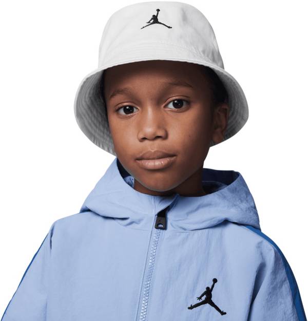 White jordan store bucket hat