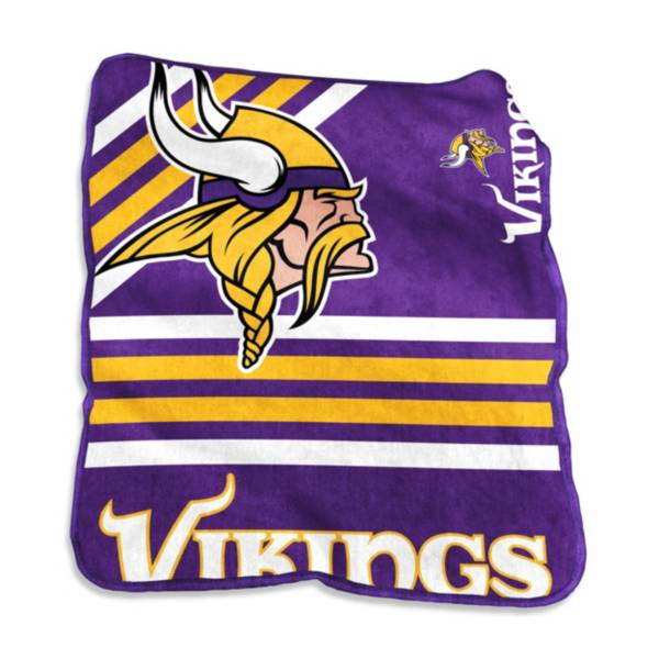 Dick's Sporting Goods Pegasus Sports Minnesota Vikings Snowman Throw  blanket