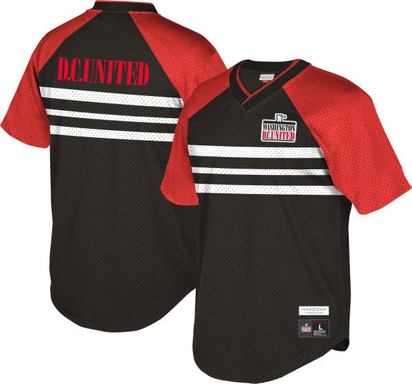 Mitchell & Ness Men's Washington D.C. United '96 Retro Black V-Neck Jersey