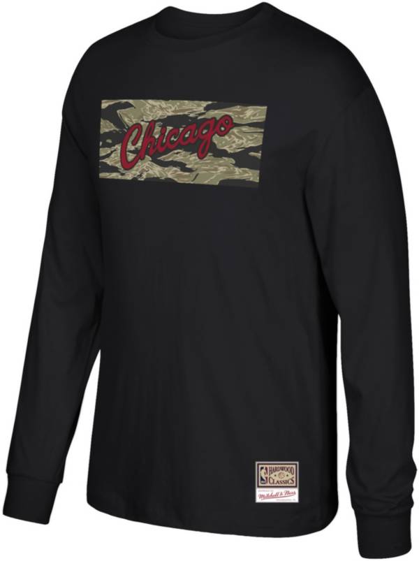 Mitchell & Ness Men's Chicago Bulls Black Long Sleeve T-Shirt product image