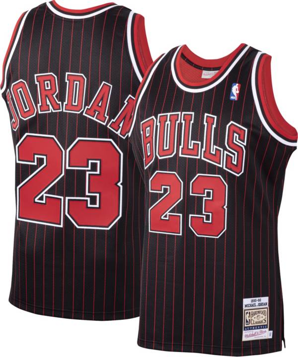 Mitchell & Ness Men's 1995 Chicago Bulls Michael Jordan #23 Black Hardwood Classics Swingman Jersey