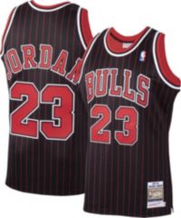 Michael Jordan #23 - Chicago Bulls Jersey - Sports Memorabilia - B & D  Sports Cards and Memorabilia, Fenton