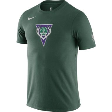 sorry, Nike Men's 2021-22 City Edition Milwaukee Bucks Green Dri-Fit Logo T-Shirt is currently out of stock