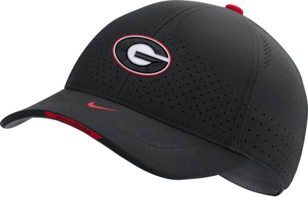 Nike Men's Georgia Bulldogs AeroBill Swoosh Flex Classic99 Football Sideline Black Hat